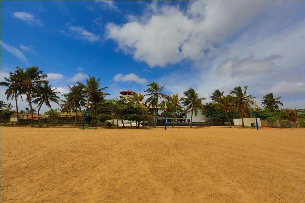 Catamaran Beach Hotel Negombo Buitenkant foto